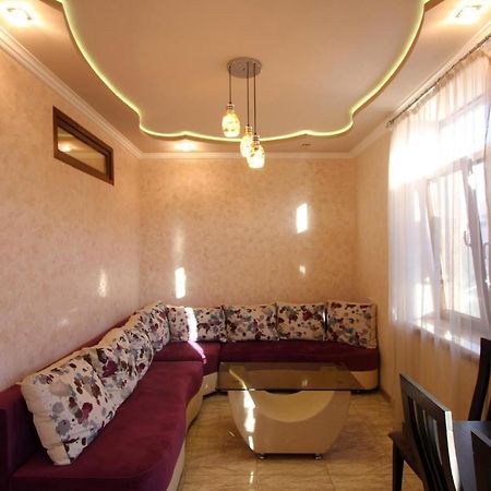 Amiryan Street 1 Bedroom Deluxe Apartment With Balcony Am104 Єреван Екстер'єр фото
