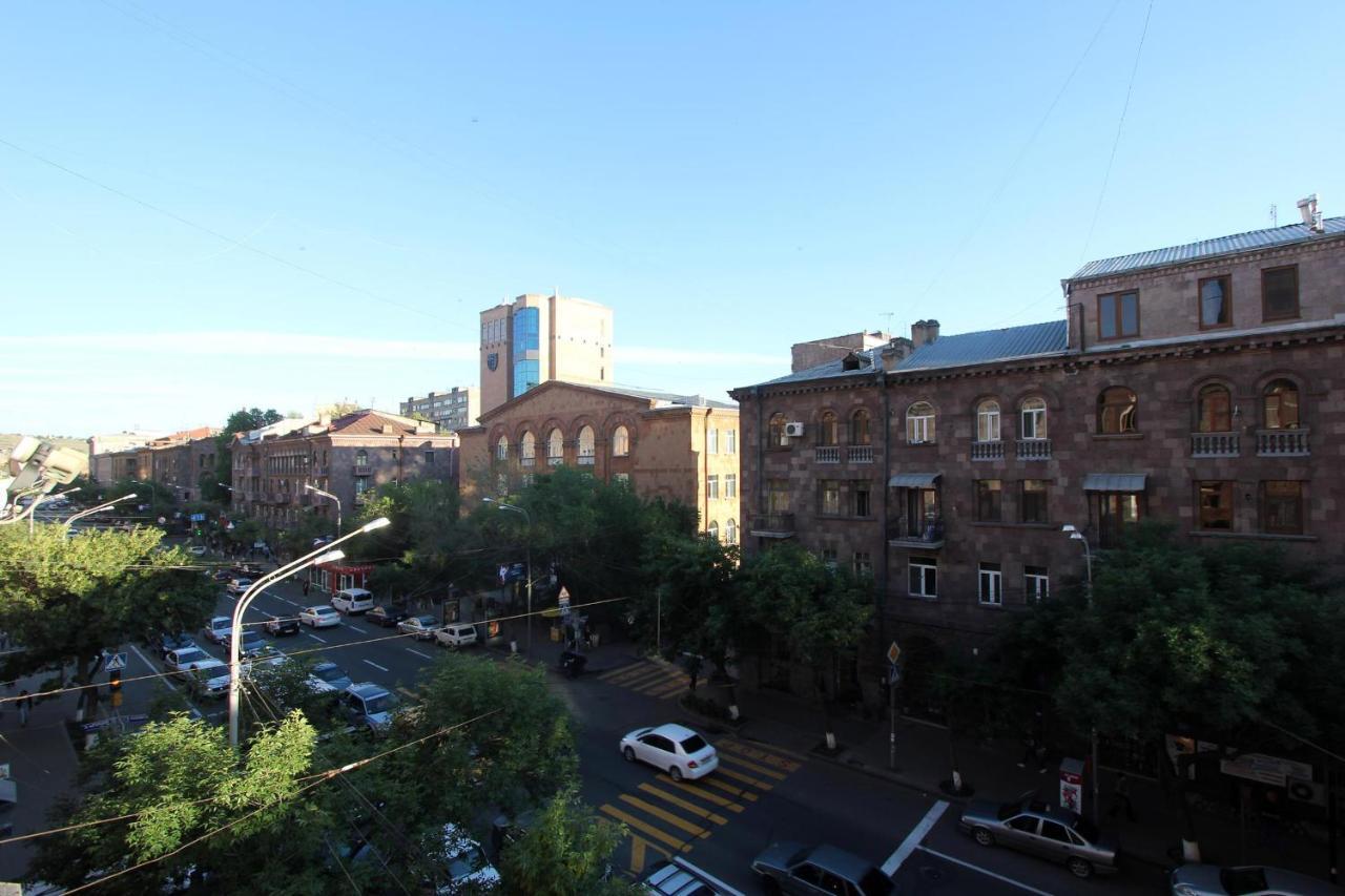 Amiryan Street 1 Bedroom Deluxe Apartment With Balcony Am104 Єреван Екстер'єр фото