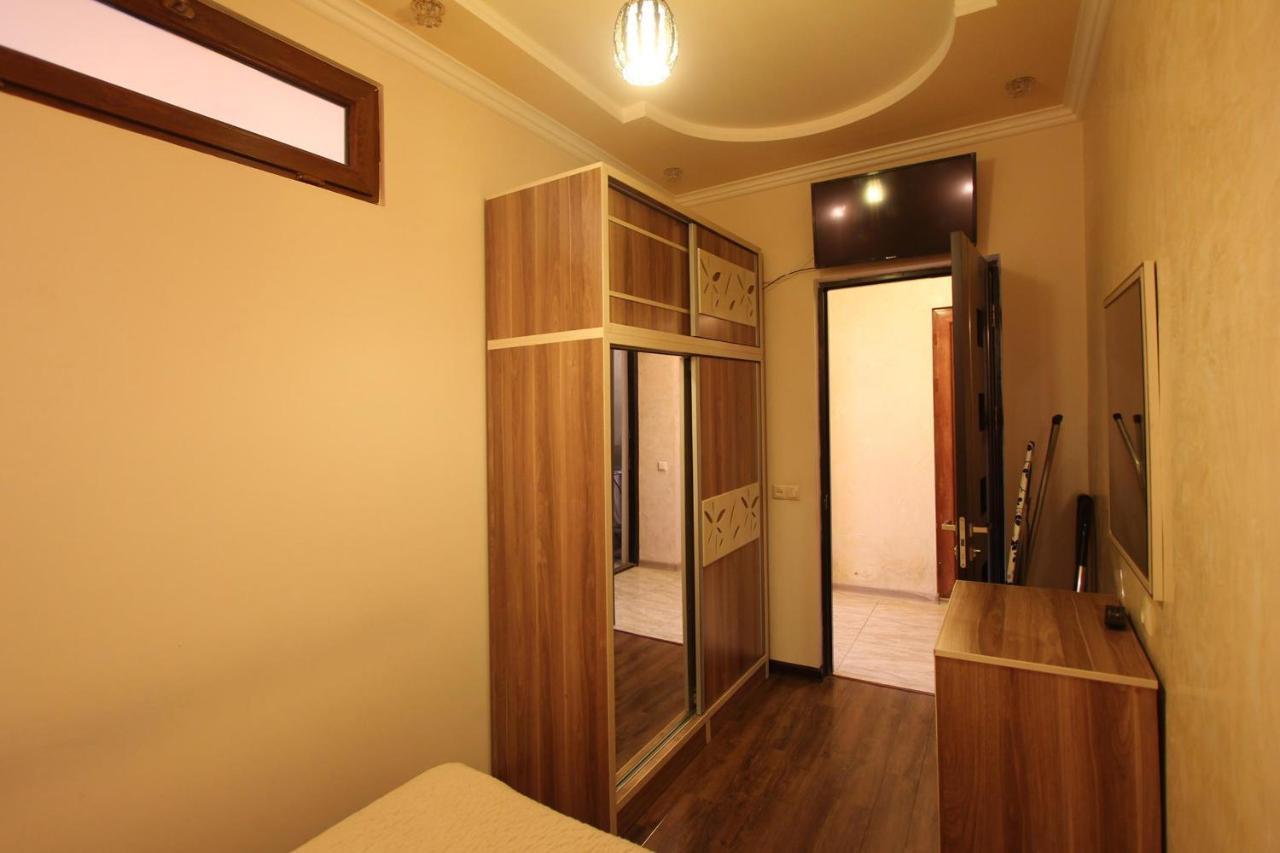 Amiryan Street 1 Bedroom Deluxe Apartment With Balcony Am104 Єреван Екстер'єр фото