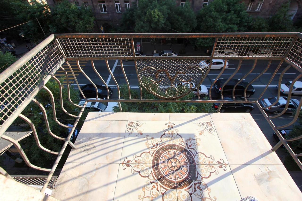 Amiryan Street 1 Bedroom Deluxe Apartment With Balcony Am104 Єреван Екстер'єр фото