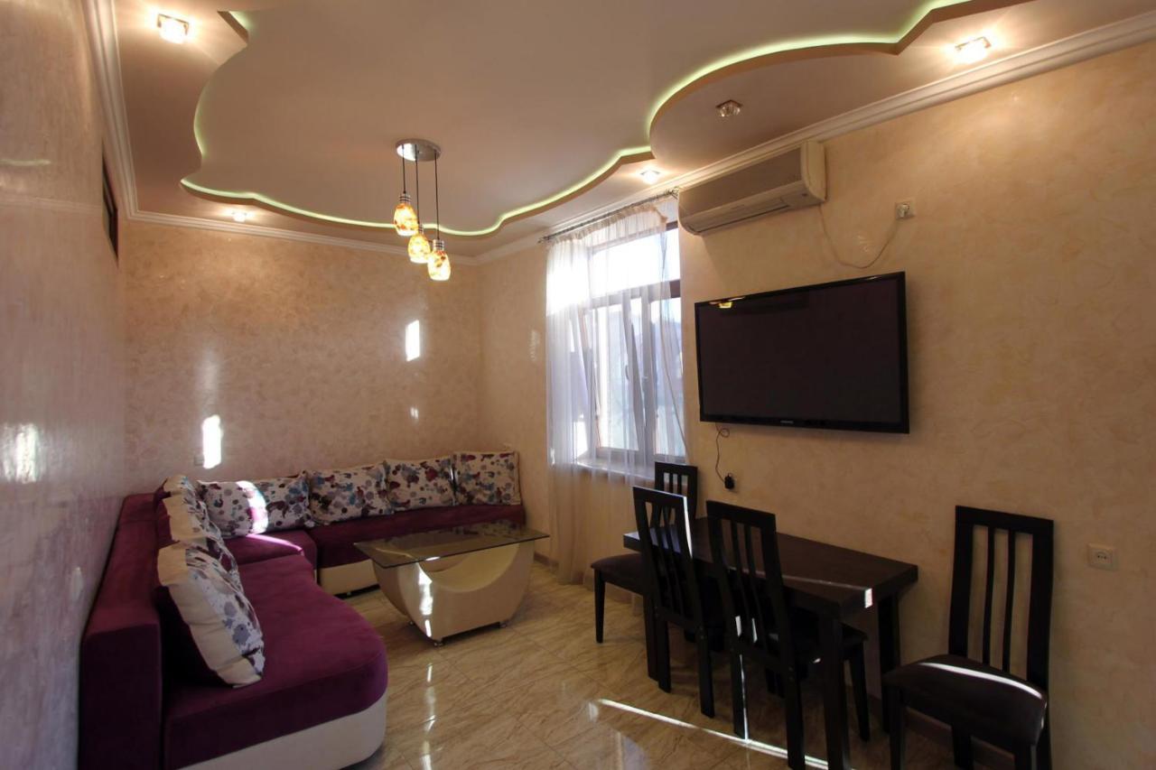 Amiryan Street 1 Bedroom Deluxe Apartment With Balcony Am104 Єреван Екстер'єр фото